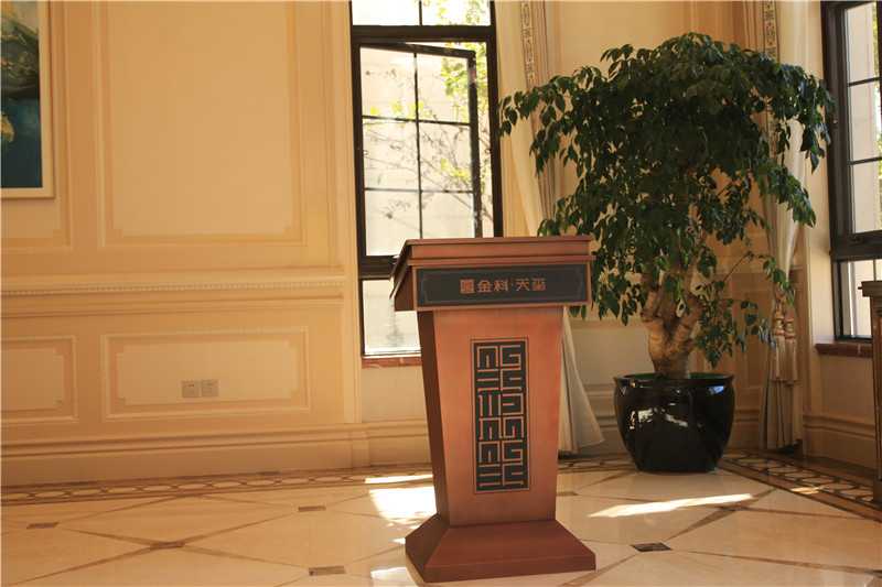 在標識設計中，色彩帶給人的感受